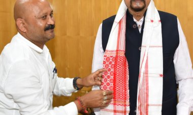 रायपुर : राज्यपाल श्री रमेन डेका से असम के प्रमुख वैज्ञानिक ने सौजन्य भेंट की