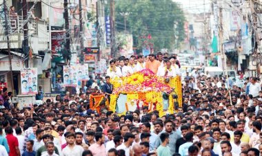 मुख्यमंत्री डॉ. यादव के पिताश्री पूनमचंद यादव की अंतिम यात्रा में शामिल हुआ अपार जनसमुदाय