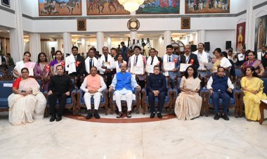 रायपुर : राज्यपाल श्री रमेन डेका की उपस्थिति में शिक्षक सम्मान समारोह का हुआ आयोजन