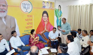 रहवासियों को मूलभूत सुविधाएँ उपलब्ध करायें : राज्य मंत्री श्रीमती गौर