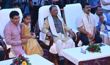 रायपुर : मुख्यमंत्री श्री साय तीज मिलन कार्यक्रम में हुए शामिल, बहनों को दिया आशीष