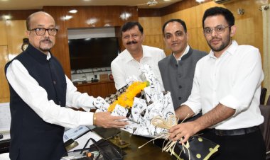 रायपुर : राज्यपाल श्री डेका से श्री दुबे ने की भेंट