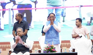 रायपुर : मोर आवास मोर अधिकार : मुख्यमंत्री श्री विष्णुदेव साय ने आवास हितग्राहियों का किया अभिनंदन