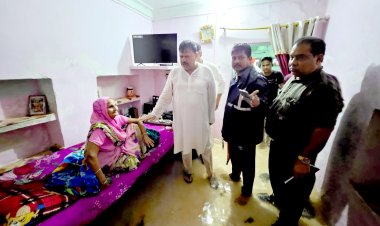 अतिवर्षा से प्रभावित ग्वालियर की बस्तियों में मदद करने पहुँचे ऊर्जा मंत्री श्री तोमर