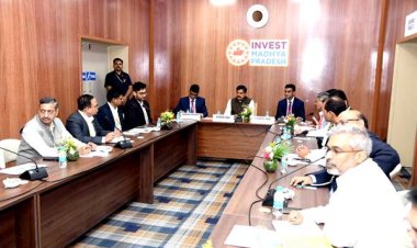 मुख्यमंत्री डॉ. यादव ने नवकरणीय ऊर्जा की संभावनाओं पर उद्योगपतियों के साथ की राउंड टेबल कांफ्रेंस