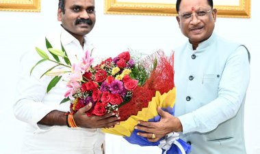 रायपुर : मुख्यमंत्री श्री विष्णुदेव साय से केंद्रीय राज्यमंत्री डॉ. एल. मुरुगन ने सौजन्य मुलाकात की