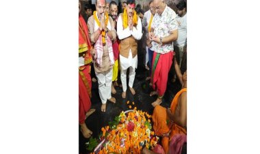 मुख्यमंत्री डॉ. यादव ने झारखण्ड में बाबा बैद्यनाथ महादेव मंदिर में की पूजा-अर्चना