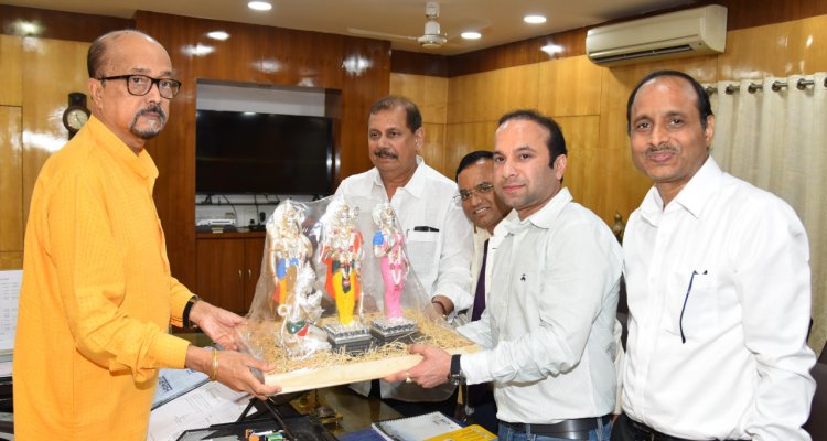 रायपुर : राज्यपाल श्री डेका से मैट्स यूनिवर्सिटी के कुलाधिपति ने की भेंट