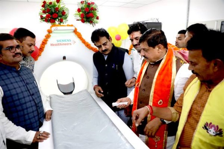 मुख्यमंत्री डॉ. यादव ने इंदौर में अत्याधुनिक 128 स्लाइस सी.टी. स्कैन मशीन का लोकार्पण किया