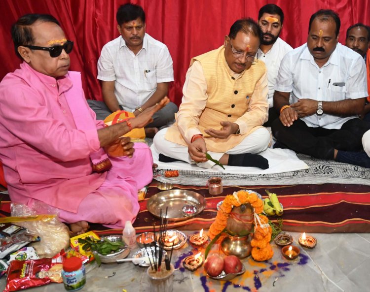 रायपुर : मुख्यमंत्री ने बगिया में किया तीन विद्युत केन्द्र का लोकार्पण