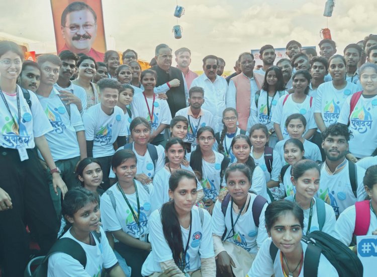 रायपुर : मुख्यमंत्री एवं केन्द्रीय जल शक्ति मंत्री ने किया राजनांदगांव युवोदय कार्यक्रम का शुभारंभ