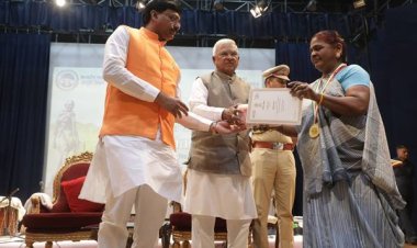 राज्यपाल श्री मंगुभाई पटेल भजन संध्या संत वाणी कार्यक्रम में हुए शामिल