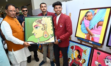 रायपुर : मुख्यमंत्री श्री विष्णु देव साय ने किया प्रथम छत्तीसगढ़ हरित शिखर सम्मेलन का शुभारंभ, पारंपरिक हर्बल उत्पादों और लोक कला का किया अवलोकन