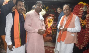 रायपुर : मुख्यमंत्री श्री विष्णु देव साय ने बस्तर की आराध्य देवी मां दंतेश्वरी की पूजा-अर्चना कर प्रदेशवासियों की खुशहाली की कामना की