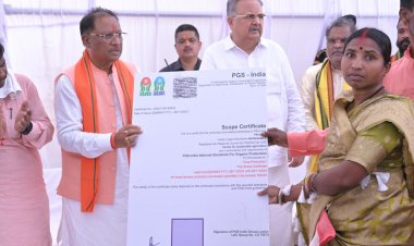 रायपुर : मुख्यमंत्री श्री विष्णु देव साय ने ग्राम मसेनार एवं पाहुरनार को प्रदान किया संपूर्ण जैविक ग्राम का प्रमाण पत्र