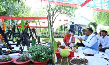 रायपुर : मुख्यमंत्री श्री विष्णु देव साय ने विजयदशमी पर्व के अवसर पर किया शस्त्र पूजन