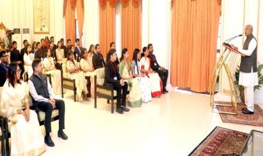 लोक सेवा, वंचितों की सेवा करने का सुअवसर : राज्यपाल श्री पटेल