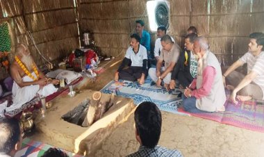 उप मुख्यमंत्री श्री शुक्ल ने श्री सनकादिक महाराज से लिया आशीर्वाद