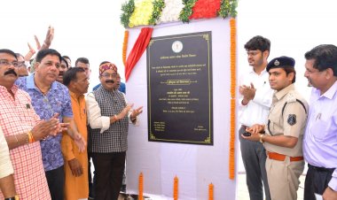 रायपुर : उप मुख्यमंत्री श्री अरुण साव ने मनियारी नदी पर बनने वाले पुल का किया शिलान्यास