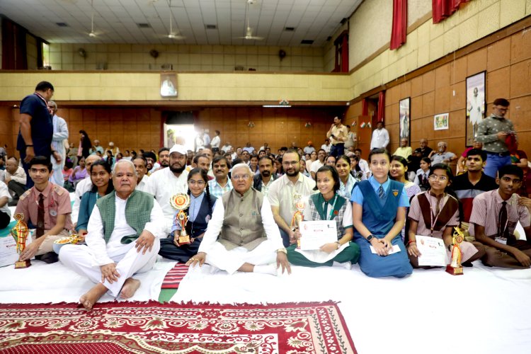 राज्यपाल श्री पटेल प्रार्थना सभा में हुए शामिल