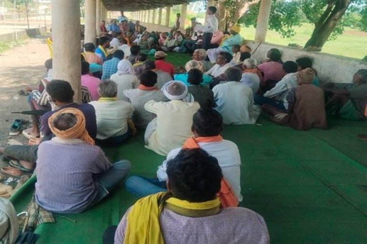 जन, जल, जंगल और जमीन के अधिकारों को समझ रहे जनजातीय परिवार