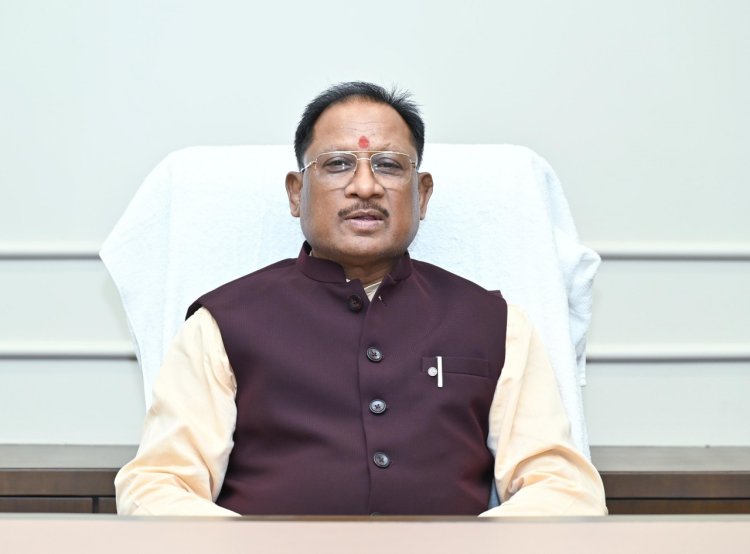 रायपुर : मुख्यमंत्री श्री विष्णु देव साय ने नवा रायपुर निवास कार्यालय में विधिवत कामकाज की शुरुआत की