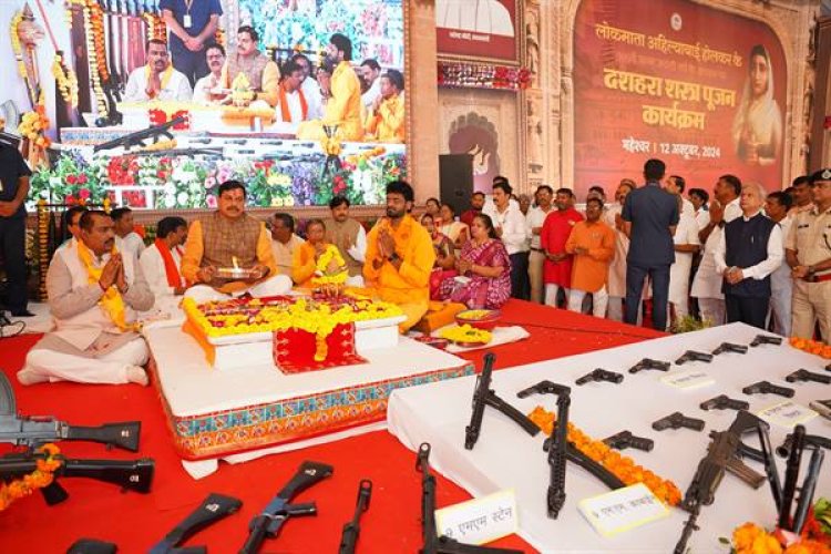 मुख्यमंत्री डॉ. यादव ने महेश्वर में किया शस्त्र-पूजन