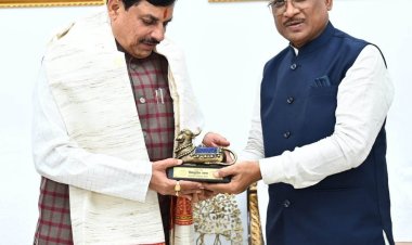 रायपुर : मुख्यमंत्री श्री विष्णु देव साय ने मध्यप्रदेश के मुख्यमंत्री डॉ. मोहन यादव का अपने निवास में आत्मीय स्वागत किया