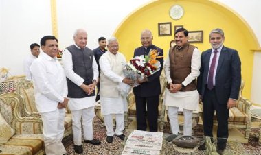 राज्यपाल श्री पटेल ने राजभवन में पूर्व राष्ट्रपति श्री कोविंद का किया आत्मीय स्वागत