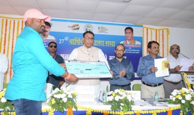 मत्स्य उत्पादन के लक्ष्यों को पूरा करने के लिये योजनाओं का व्यापक प्रचार-प्रसार किया जाये – राज्य मंत्री (स्वतंत्र प्रभार) श्री पवार