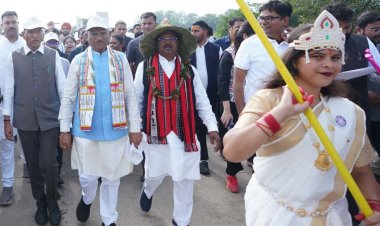 रायपुर : केन्द्रीय मंत्री डॉ. मंडाविया एवं मुख्यमंत्री श्री विष्णु देव साय की अगुवाई में जशपुर में माटी के वीर पदयात्रा का भव्य आयोजन