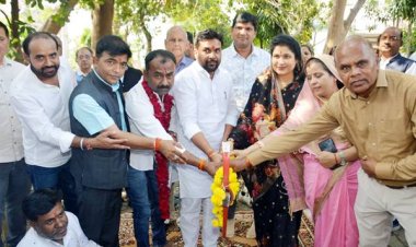 राज्यमंत्री श्रीमती गौर ने 2 करोड़ 25 लाख के विकास कार्यों का किया भूमि-पूजन