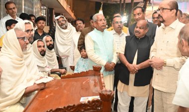 रायपुर : जैन दादाबाड़ी में आयोजित दीक्षा महोत्सव में सम्मिलित हुए राज्यपाल