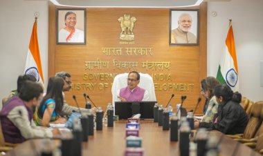 केंद्रीय ग्रामीण विकास मंत्री शिवराज सिंह चौहान ने नई दिल्ली में महात्मा गांधी राष्ट्रीय ग्रामीण रोजगार गारंटी योजना की समीक्षा बैठक की