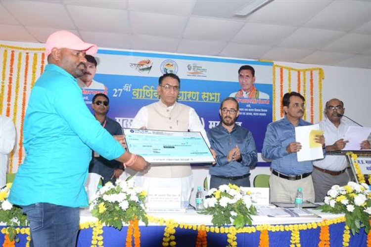 मत्स्य उत्पादन के लक्ष्यों को पूरा करने के लिये योजनाओं का व्यापक प्रचार-प्रसार किया जाये – राज्य मंत्री (स्वतंत्र प्रभार) श्री पवार