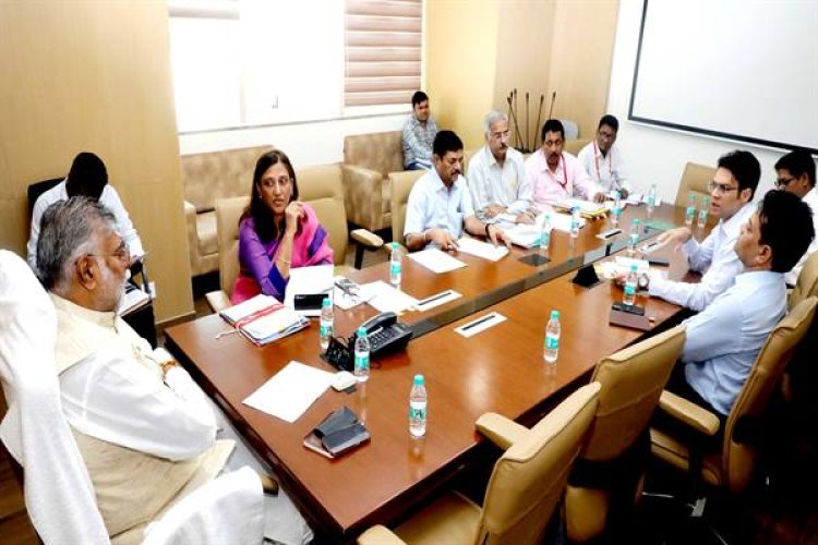 तालाबों एवं बावडियों के जीर्णोद्धार की बनाएं कार्य-योजना : मंत्री श्री पटेल