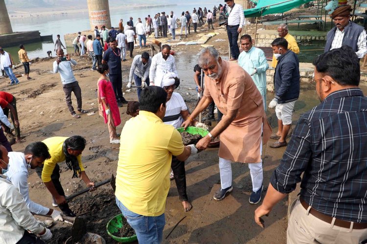 स्वच्छता को अपनी आदत बनायें- मंत्री श्री पटेल