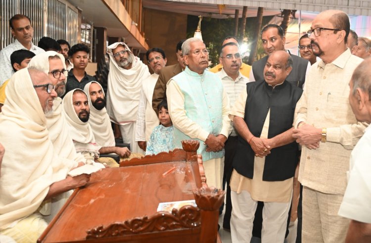 रायपुर : जैन दादाबाड़ी में आयोजित दीक्षा महोत्सव में सम्मिलित हुए राज्यपाल