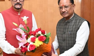 रायपुर : राज्यपाल श्री डेका से मुख्यमंत्री श्री साय ने भेंट की