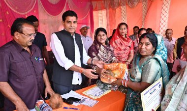 रायपुर : विकसित राज्य बनाने विभिन्न योजनाओं का किया जा रहा क्रियान्वयन : राजस्व मंत्री टंक राम वर्मा