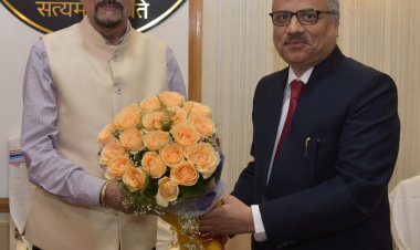 रायपुर : राज्यपाल श्री डेका से मुख्य न्यायाधीश जस्टिस श्री सिन्हा ने सौजन्य भेंट की