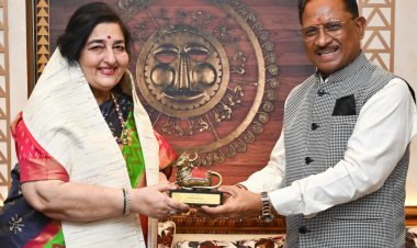 रायपुर : मुख्यमंत्री श्री विष्णु देव साय से पद्मश्री अनुराधा पौडवाल ने सौजन्य मुलाकात की