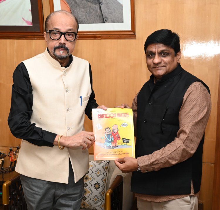 रायपुर : राज्यपाल श्री डेका से श्री शर्मा ने भेंट की