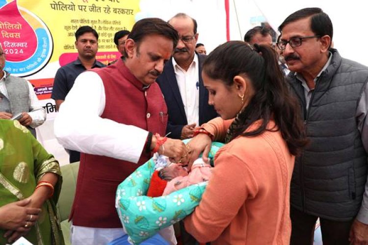 कोई भी बच्चा पोलियो की दवा पीने से छूटे नहीं - उप मुख्यमंत्री श्री शुक्ल