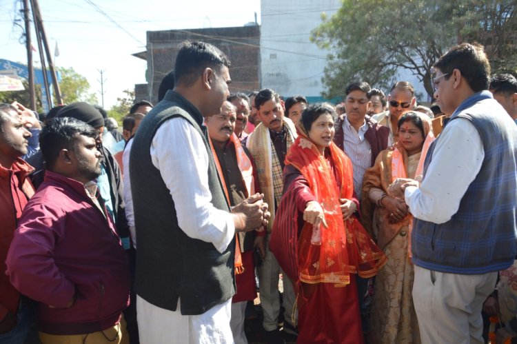 सड़क निर्माण ऐसे हो कि वर्षा का पानी सड़क से घरों में नहीं जाए : राज्य मंत्री श्रीमती गौर