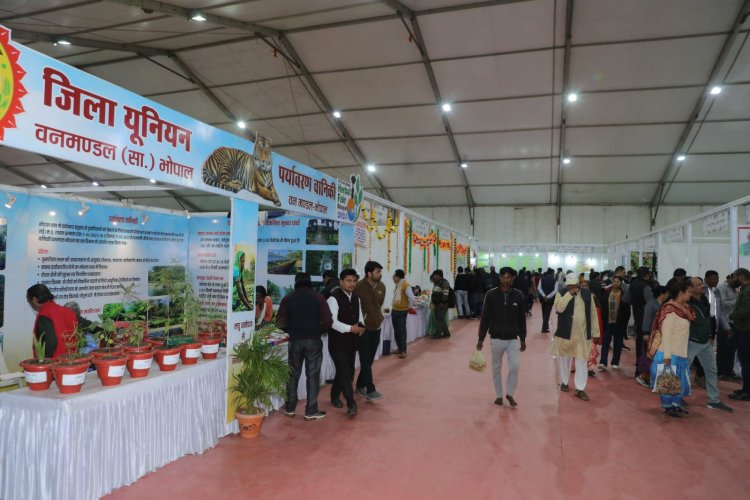 अंतराष्ट्रीय वन मेले में 300 से अधिक आगंतुको ने निशुल्क चिकित्सीय परामर्श प्राप्त किया