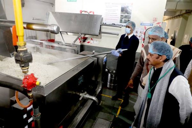 अक्षय पात्र फाउंडेशन का समर्पण और सेवाभाव अनुकरणीय : उप मुख्यमंत्री श्री शुक्ल