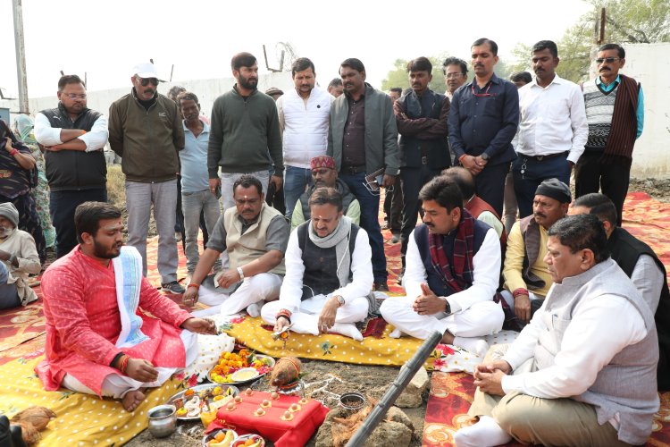 उप मुख्यमंत्री श्री शुक्ल ने 3.5 करोड़ रुपए लागत की रीवा एयरपोर्ट से रिंग रोड तक कनेक्टिंग रोड का किया भूमिपूजन
