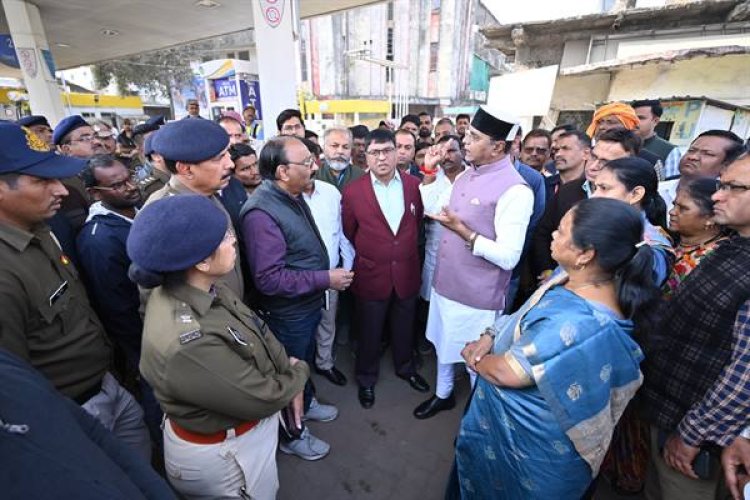 मंत्री श्री सारंग ने किया अल्पना टॉकीज तिराहे पर सड़क व नाली निर्माण कार्य का निरीक्षण