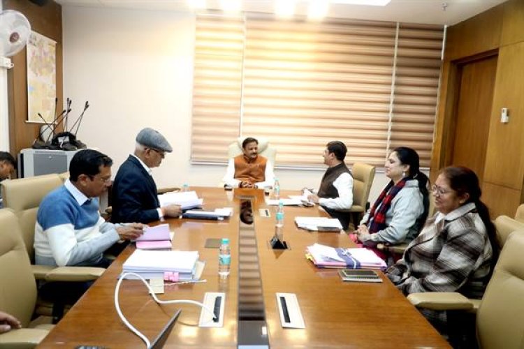 उप मुख्यमंत्री श्री शुक्ल ने स्वास्थ्य संस्थानों के निर्माण कार्यों और नियुक्तियों की प्रगति की समीक्षा की